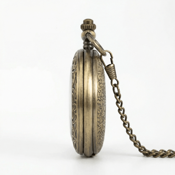 Profil latéral de la montre à gousset Ange Gardien avec chaîne bronze vintage